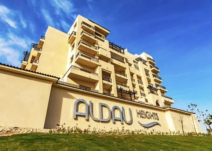 Luxury Rooftop Penthouse Sea View & Pools * Hurghada