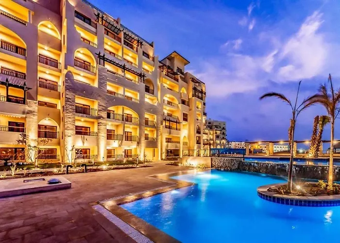 Luxury Rooftop Penthouse Sea View & Pools