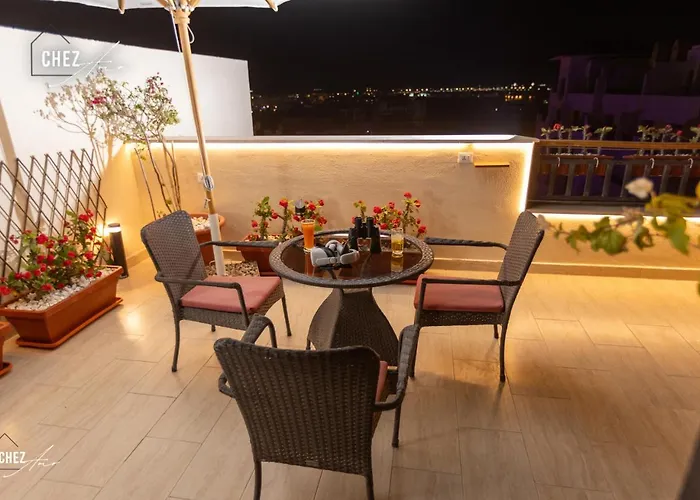 Apartment Luxury Rooftop Penthouse Sea View & Pools