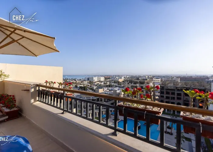 Luxury Rooftop Penthouse Sea View & Pools Apartment *